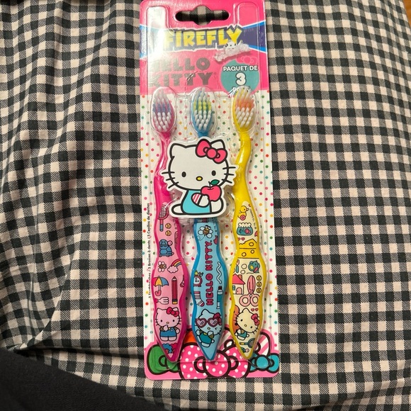 NEW Hello Kitty Set of 3 Toothbrushes - Picture 2 of 2